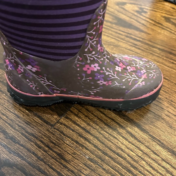 Bogs girls snow boots, Size 13. - Picture 6 of 9